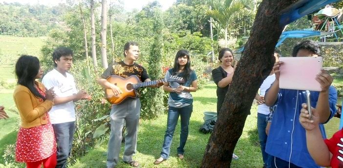 Wisata dan Buka Bersama Siswa Paket C Juli 2013